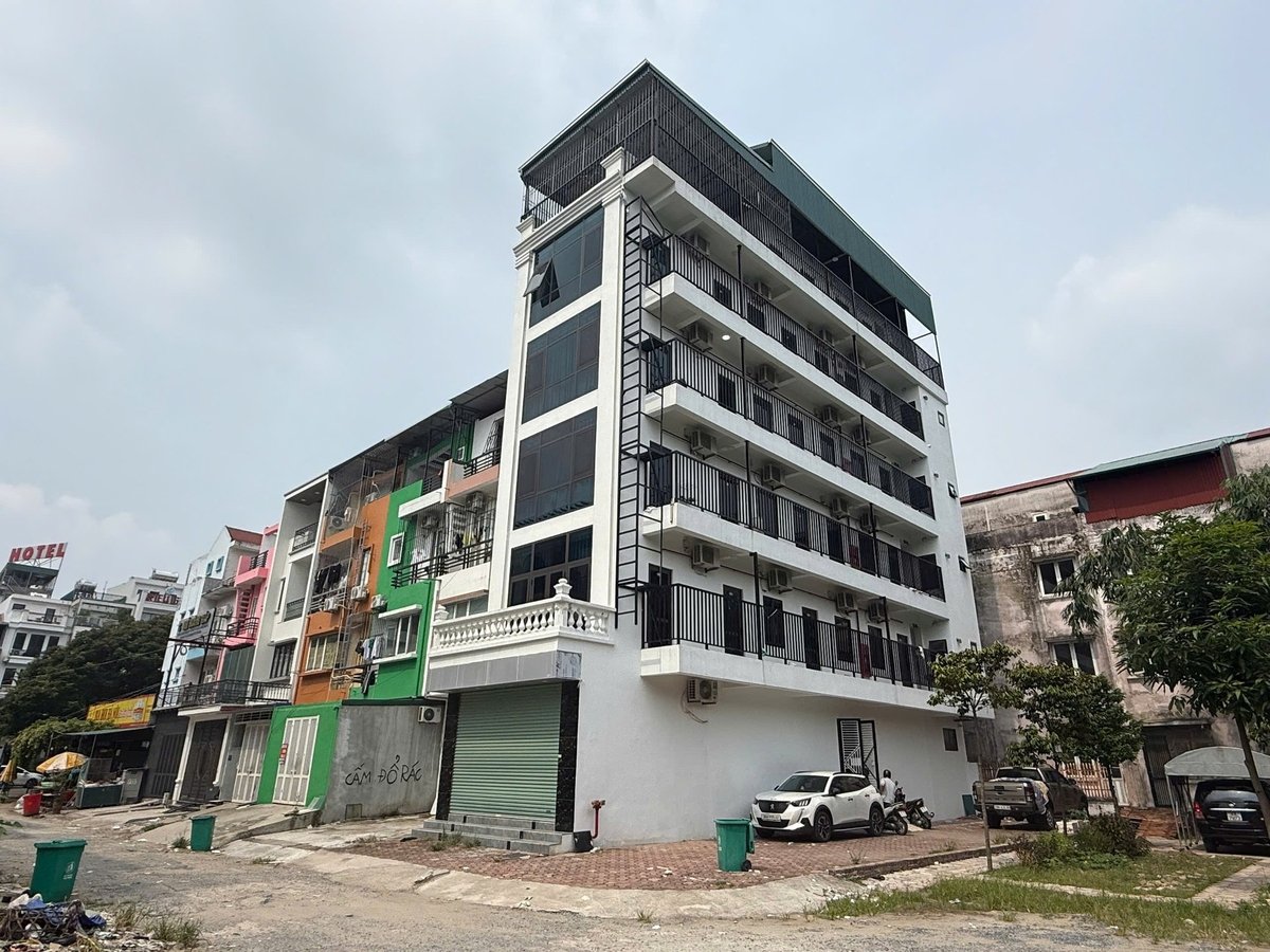 Ngôi nhà xây dựng có dấu hiệu vi phạm trật tự xây dựng tại dãy LK18 Khu đô thị mới Vân Canh. Ảnh: Cao Sơn. Ngôi nhà xây dựng có dấu hiệu vi phạm trật tự xây dựng tại dãy LK18 Khu đô thị mới Vân Canh. Ảnh: Cao Sơn.