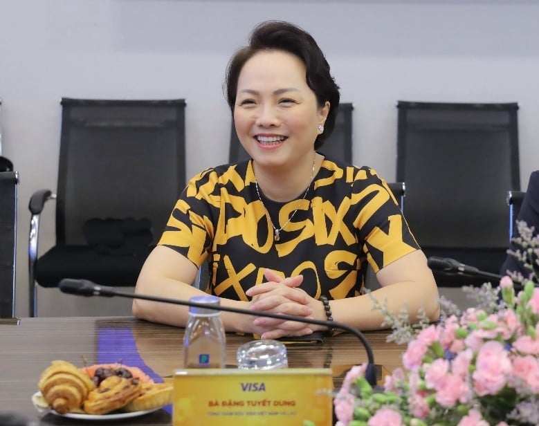 Tổng Giám đốc VISA Việt Nam và Lào Đặng Tuyết Dung khẳng định Petrolimex là đối tác chiến lược quan trọng trong hành trình thúc đẩy tài chính toàn diện tại Việt Nam. Ảnh: Petrolimex. Tổng Giám đốc VISA Việt Nam và Lào Đặng Tuyết Dung khẳng định Petrolimex là đối tác chiến lược quan trọng trong hành trình thúc đẩy tài chính toàn diện tại Việt Nam. Ảnh: Petrolimex.