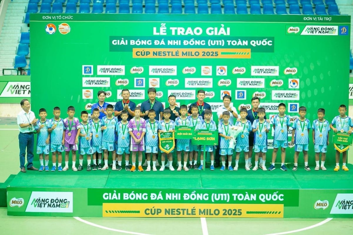 Các cầu thủ U11 Lạng Sơn mang lại những pha tranh tài mãn nhãn người xem. Ảnh: Nestlé Việt Nam. Các cầu thủ U11 Lạng Sơn mang lại những pha tranh tài mãn nhãn người xem. Ảnh: Nestlé Việt Nam.