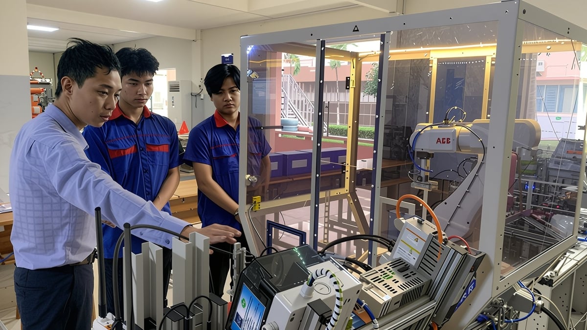 Tỉnh Vĩnh Long đang đẩy mạnh hợp tác trong đào tạo nguồn nhân lực trẻ có trình độ khoa học kỹ thuật cao. Ảnh: Hồ Thảo. Tỉnh Vĩnh Long đang đẩy mạnh hợp tác trong đào tạo nguồn nhân lực trẻ có trình độ khoa học kỹ thuật cao. Ảnh: Hồ Thảo.