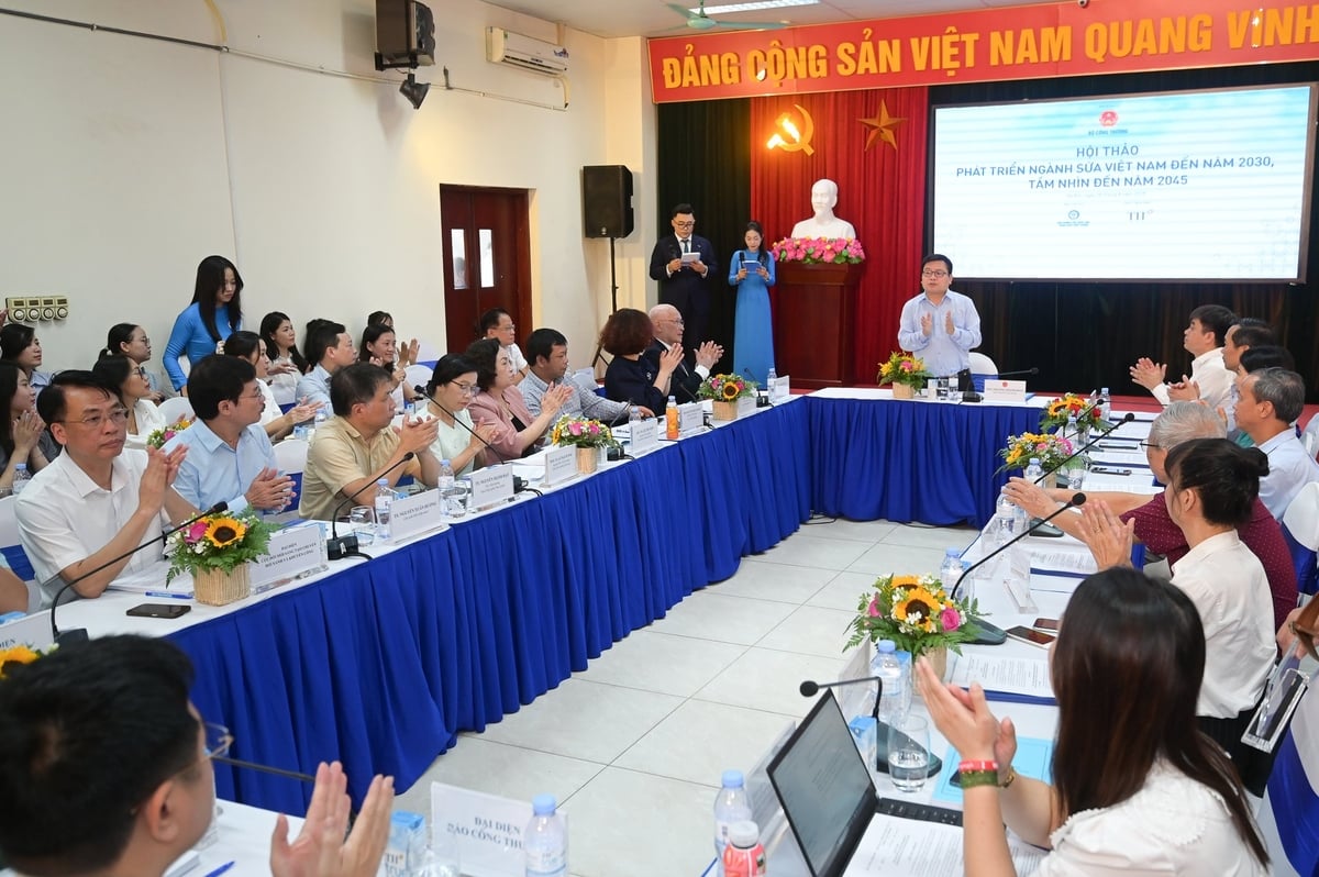 Hội thảo khoa học 'Phát triển ngành sữa Việt Nam đến năm 2030, tầm nhìn đến năm 2045' diễn ra sáng 5/8. Ảnh: Tùng Đinh. Hội thảo khoa học 'Phát triển ngành sữa Việt Nam đến năm 2030, tầm nhìn đến năm 2045' diễn ra sáng 5/8. Ảnh: Tùng Đinh.