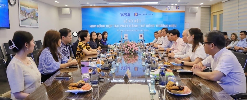 Toàn cảnh Lễ ký kết. Ảnh: Petrolimex. Toàn cảnh Lễ ký kết. Ảnh: Petrolimex.