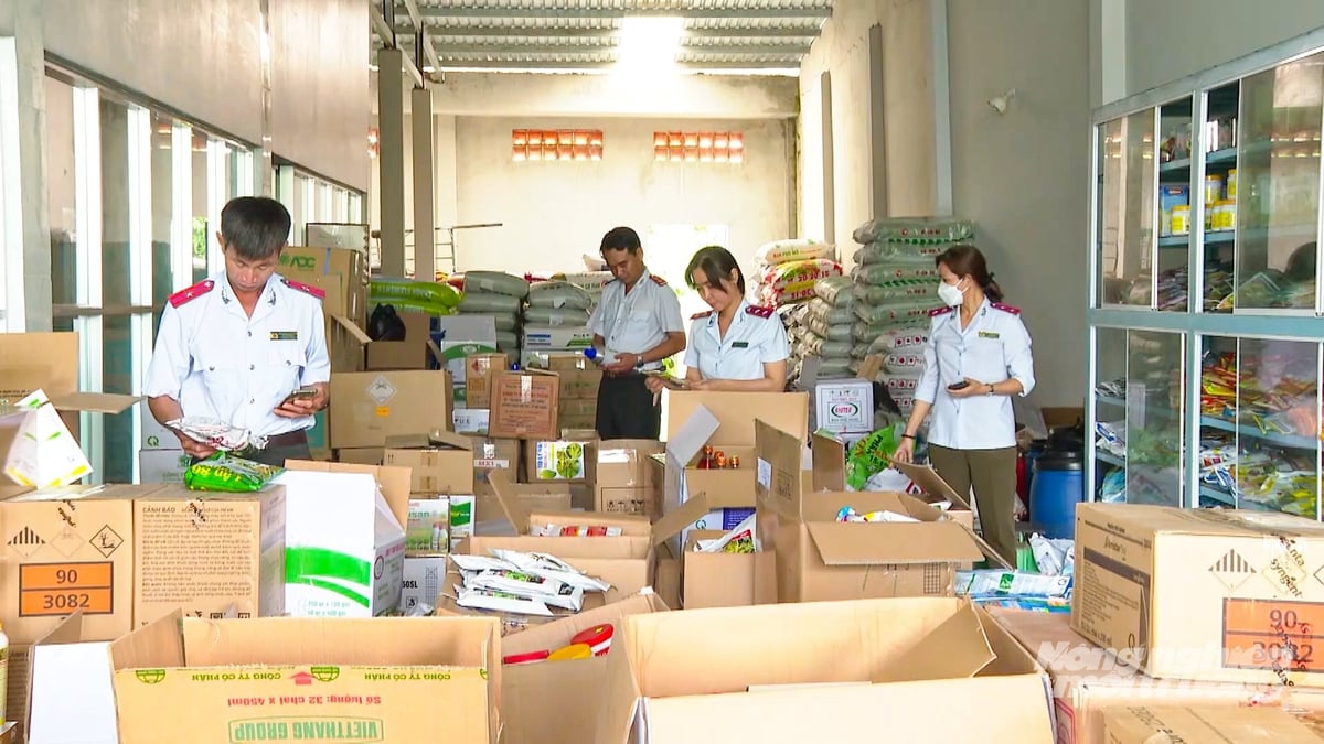 Cần Thơ tăng cường kiểm tra, xử lý hàng giả, hàng lậu trong những tháng cuối năm 2025, nhằm góp phần bảo vệ người tiêu dùng và đảm bảo an toàn thị trường nội địa. Ảnh: Văn Vũ. Cần Thơ tăng cường kiểm tra, xử lý hàng giả, hàng lậu trong những tháng cuối năm 2025, nhằm góp phần bảo vệ người tiêu dùng và đảm bảo an toàn thị trường nội địa. Ảnh: Văn Vũ.