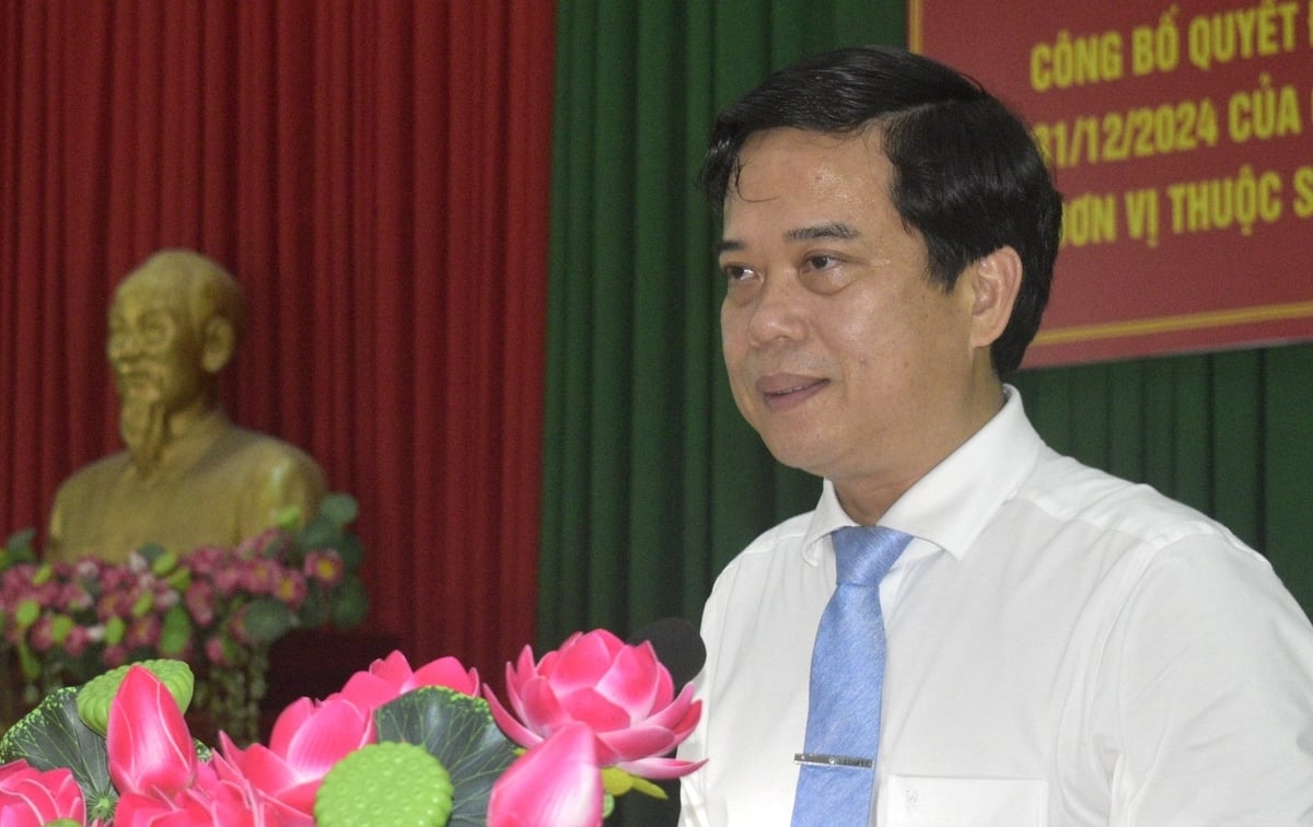 Ông Lâm Văn Tân, Giám đốc Sở Nông nghiệp và Môi trường đề nghị cấp ủy mới nhanh chóng ổn định tổ chức, xây dựng quy chế và triển khai nhiệm vụ theo hướng dẫn của Đảng ủy Sở. Ảnh: Minh Đảm. Ông Lâm Văn Tân, Giám đốc Sở Nông nghiệp và Môi trường đề nghị cấp ủy mới nhanh chóng ổn định tổ chức, xây dựng quy chế và triển khai nhiệm vụ theo hướng dẫn của Đảng ủy Sở. Ảnh: Minh Đảm.