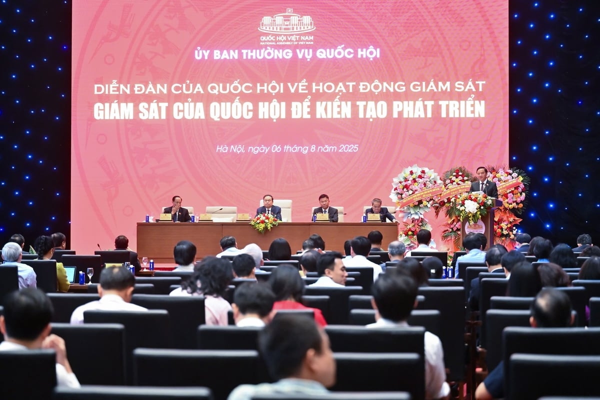 Diễn đàn giám sát Quốc hội khép lại thành công với nhiều đề xuất chính sách quan trọng, góp phần hoàn thiện thể chế, kiến tạo phát triển bền vững. Ảnh: Phạm Thắng. Diễn đàn giám sát Quốc hội khép lại thành công với nhiều đề xuất chính sách quan trọng, góp phần hoàn thiện thể chế, kiến tạo phát triển bền vững. Ảnh: Phạm Thắng.