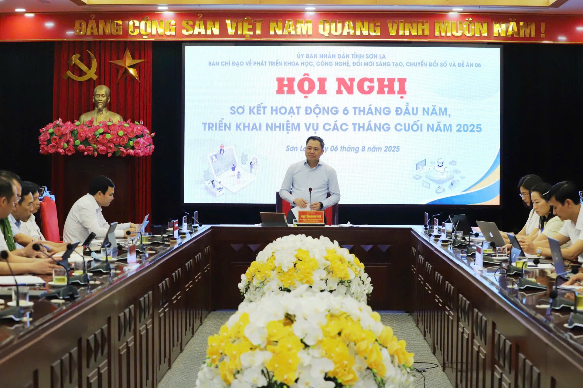 Sơn La họp đánh giá kết quả công tác phát triển khoa học, công nghệ, đổi mới sáng tạo, chuyển đổi số và Đề án 06 trong 6 tháng đầu năm 2025. Ảnh: Nguyễn Nga. Sơn La họp đánh giá kết quả công tác phát triển khoa học, công nghệ, đổi mới sáng tạo, chuyển đổi số và Đề án 06 trong 6 tháng đầu năm 2025. Ảnh: Nguyễn Nga.