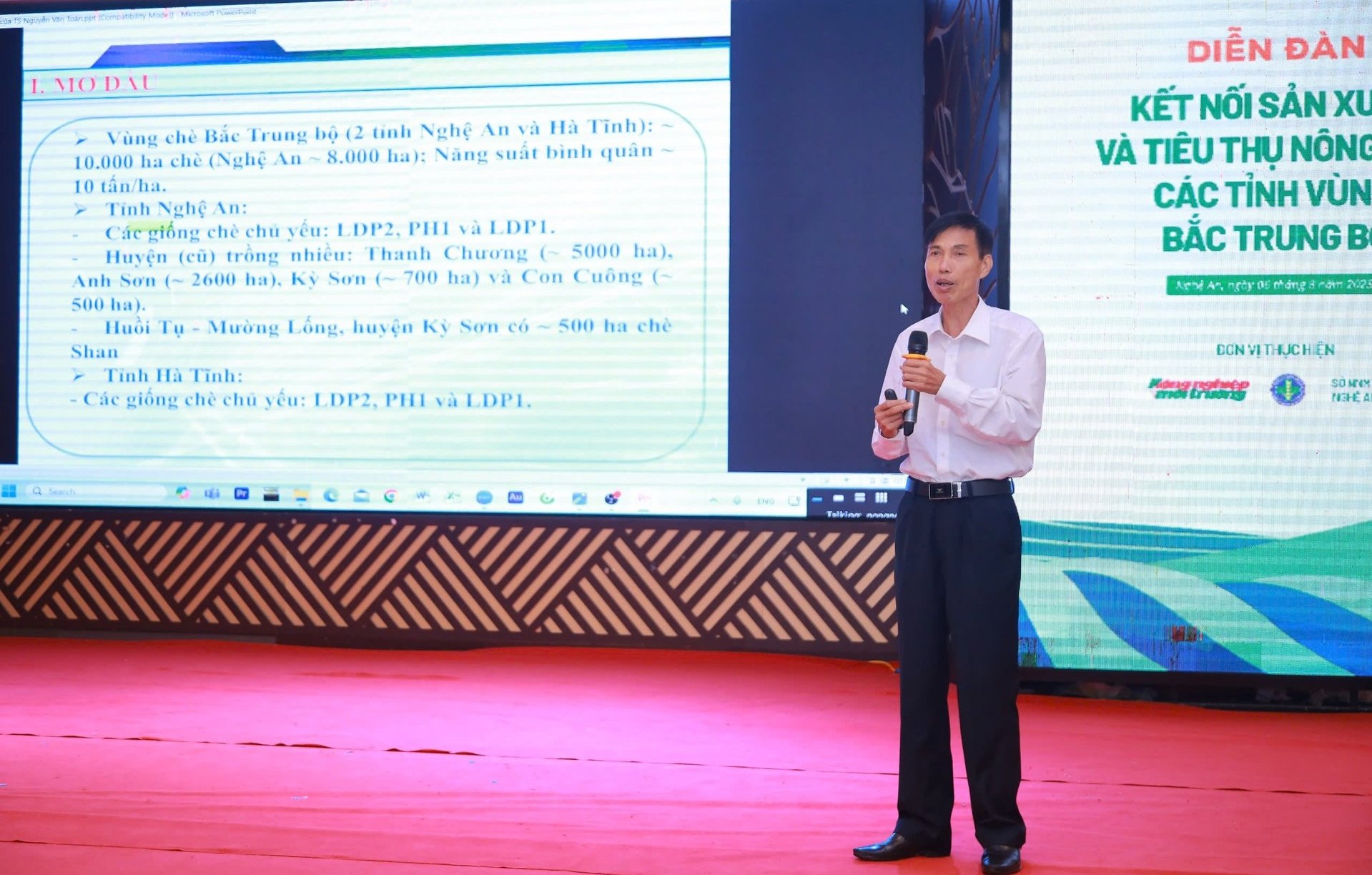 Dr. Nguyen Van Toan delivered a speech at the forum on Connecting agricultural production and consumption in the North Central provinces co-implemented by Vietnam Agriculture and Nature Newspaper on August 6. Photo: NB Linh. 