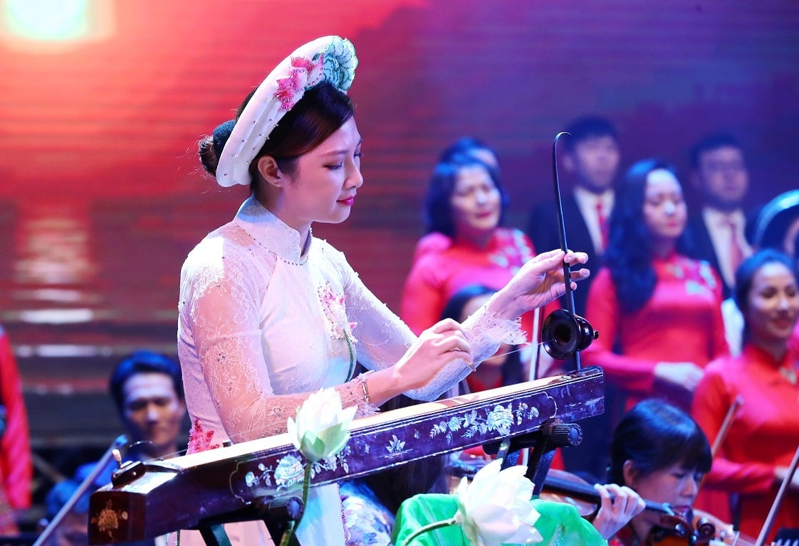 Bộ GD-ĐT huy động nghệ nhân, nghệ sĩ, vận động viên chuyên nghiệp, tình nguyện viên người nước ngoài tham gia tổ chức các hoạt động giáo dục trong nhà trường. Ảnh: Báo Văn hóa. Bộ GD-ĐT huy động nghệ nhân, nghệ sĩ, vận động viên chuyên nghiệp, tình nguyện viên người nước ngoài tham gia tổ chức các hoạt động giáo dục trong nhà trường. Ảnh: Báo Văn hóa.