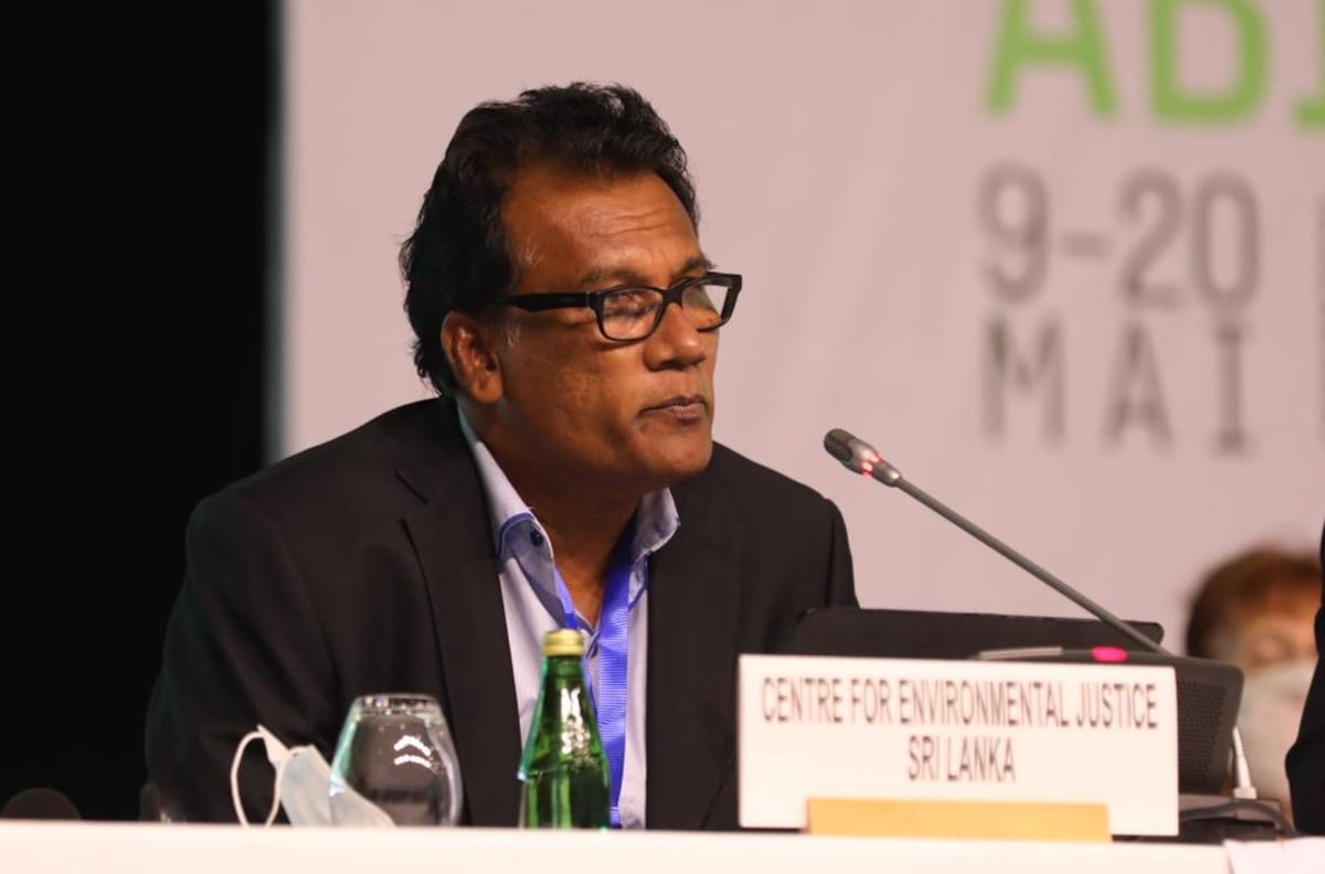 Ông Hemantha Withanage, Chủ tịch Trung tâm công lý môi trường (CEJ) Sri Lanka, cho rằng cần thận trọng và xem xét kỹ lưỡng trước khi áp dụng tín chỉ nhựa. Ảnh: IISD. Ông Hemantha Withanage, Chủ tịch Trung tâm công lý môi trường (CEJ) Sri Lanka, cho rằng cần thận trọng và xem xét kỹ lưỡng trước khi áp dụng tín chỉ nhựa. Ảnh: IISD.