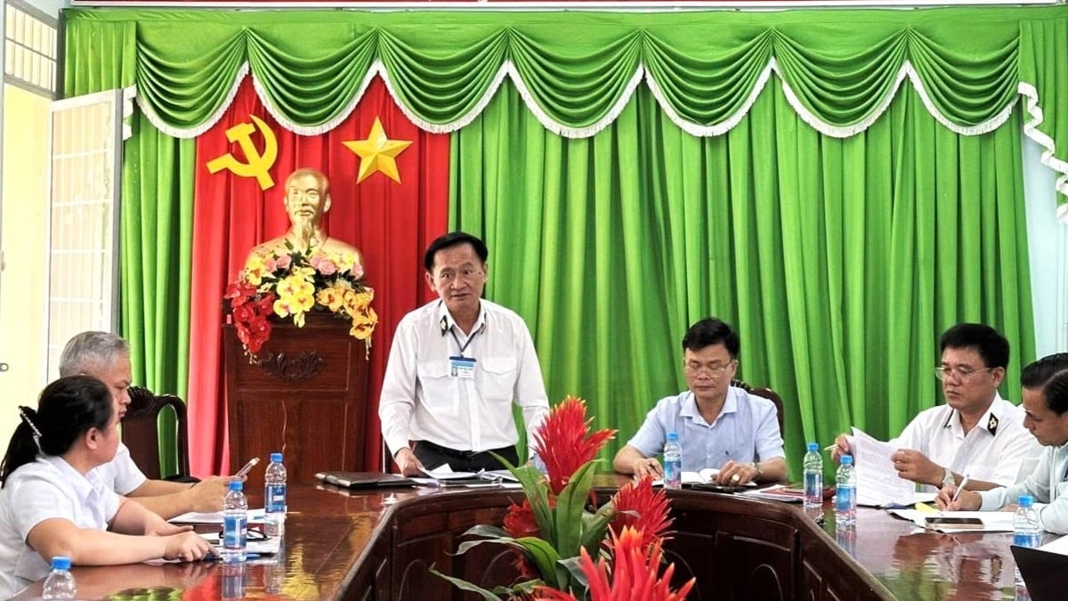 Ông Trần Phú Cường - Chi cục Trưởng chi cục Chăn nuôi Thú y và Thủy sản tỉnh Bình Dương (cũ) - Trưởng đoàn công tác phát biểu kết luận buổi làm việc. Ảnh: Trần Phi.