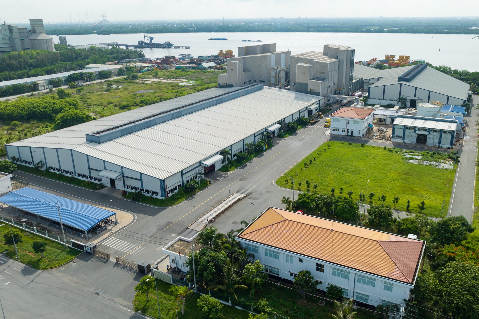 Toàn cảnh Nhà máy NPK Hàn-Việt (KVF). Ành: PVCFC. Toàn cảnh Nhà máy NPK Hàn-Việt (KVF). Ành: PVCFC.