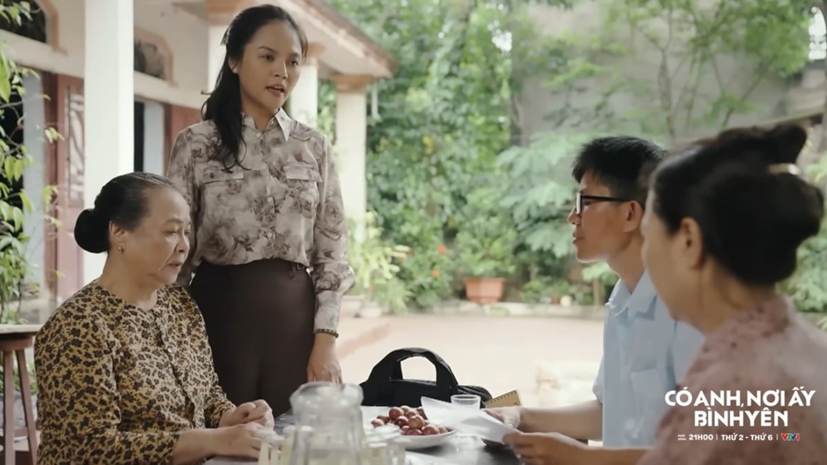 Nhưng Vân giải thích không thể giúp được mà phải đi thi. Ảnh CMH Nhưng Vân giải thích không thể giúp được mà phải đi thi. Ảnh CMH