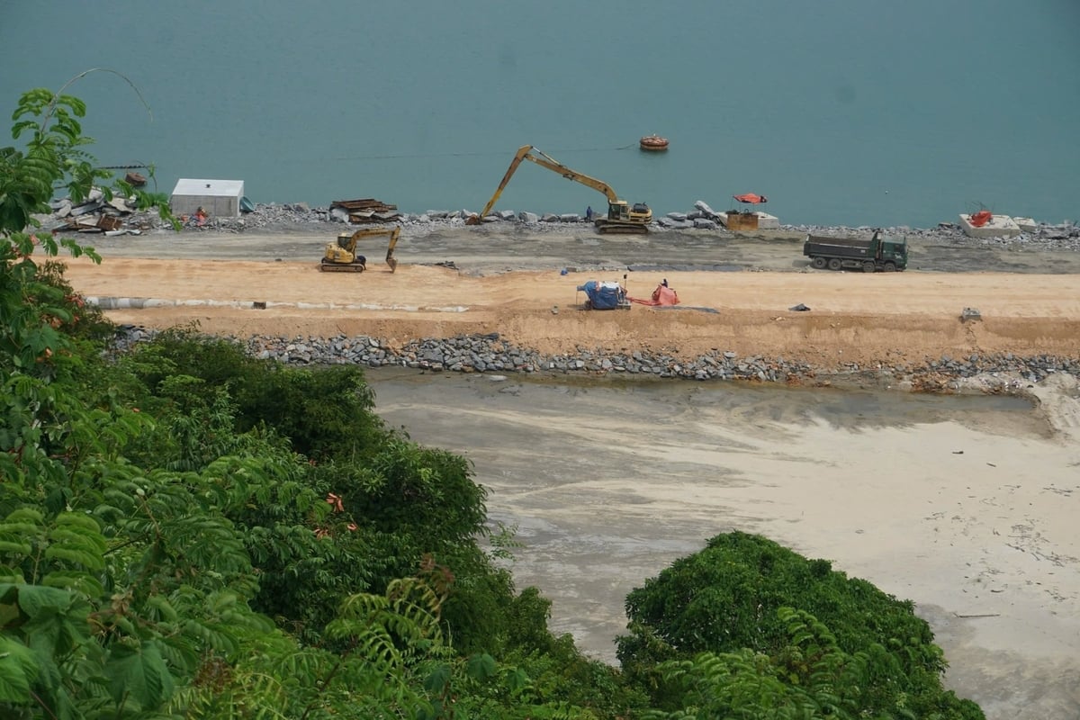 Nhiều công trình trọng điểm tại Đà Nẵng đang thiếu nguồn vật liệu xây dựng, đặc biệt là cát. Ảnh: Lan Anh. Nhiều công trình trọng điểm tại Đà Nẵng đang thiếu nguồn vật liệu xây dựng, đặc biệt là cát. Ảnh: Lan Anh.