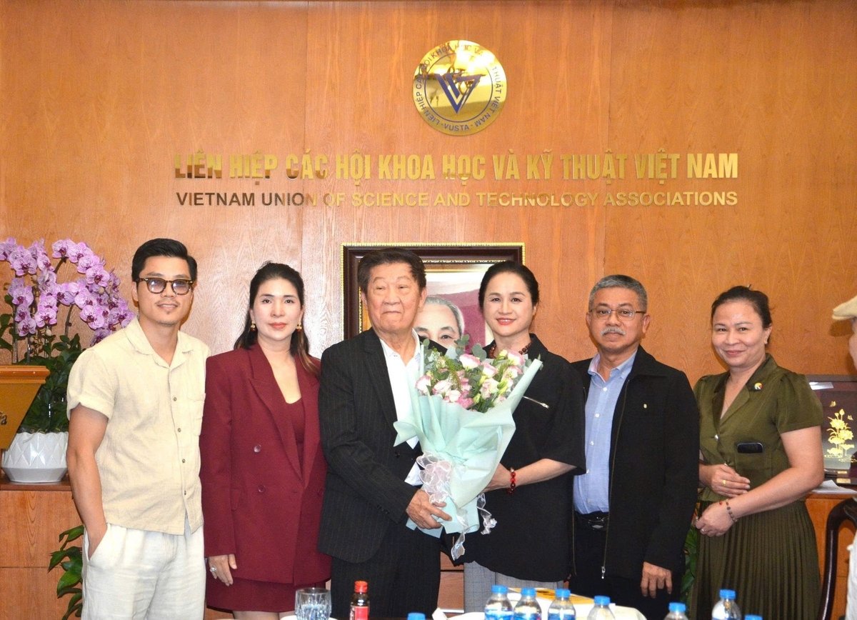 Tỷ phú Peter Palangpoul, Chủ tịch Tập đoàn Bangkok Assay Office được bổ nhiệm làm Chủ tịch danh dự nhiệm kỳ 2022–2027. Ảnh: Văn Lâm. 