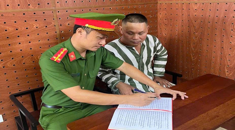 Tại Phân trại tạm giam khu vực Buôn Ma Thuột, Trại tạm giam số 1, Công an tỉnh Đắk Lắk, hành trình cảm hóa, giáo dục, cải tạo người phạm tội đang ngày ngày được thực hiện bằng trách nhiệm, kỷ cương và tình người. Ảnh: Tuấn Trần. Tại Phân trại tạm giam khu vực Buôn Ma Thuột, Trại tạm giam số 1, Công an tỉnh Đắk Lắk, hành trình cảm hóa, giáo dục, cải tạo người phạm tội đang ngày ngày được thực hiện bằng trách nhiệm, kỷ cương và tình người. Ảnh: Tuấn Trần.