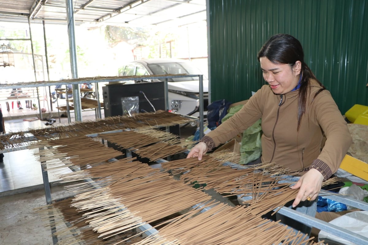 Sản phẩm hương trầm từ dó bầu. Ảnh: Võ Hà.