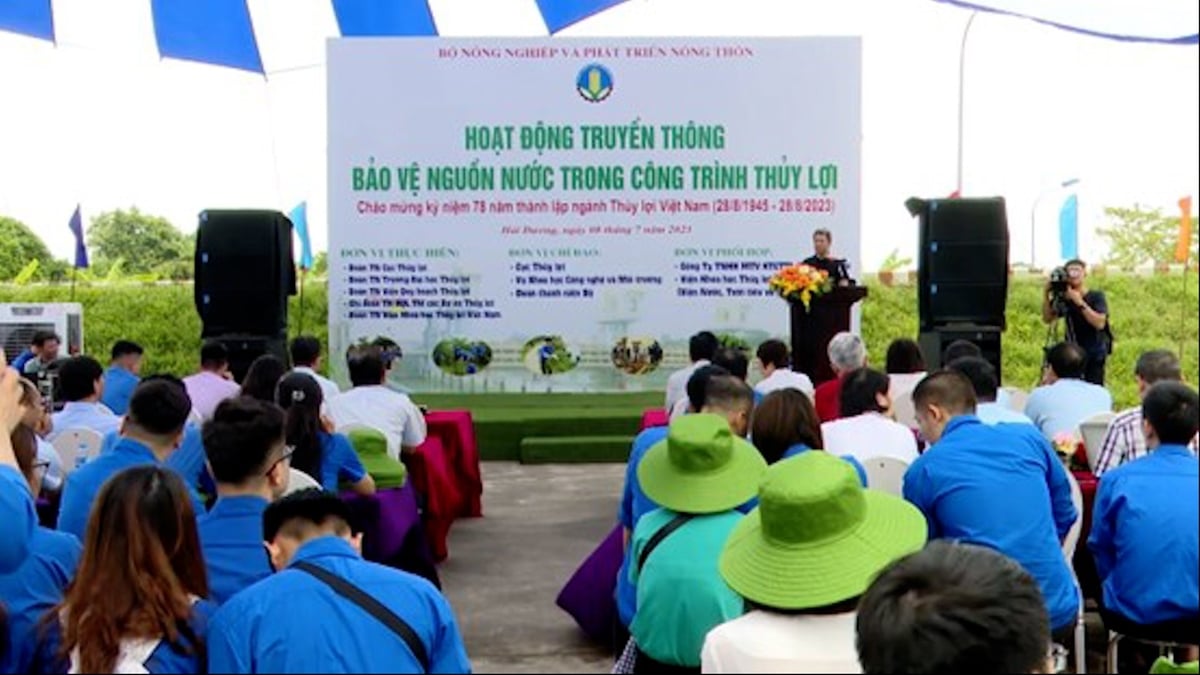 Lễ phát động tuyên truyền môi trường tại Cống Cầu Xe (Hải Dương), năm 2023. Ảnh: Viện Nước, Tưới tiêu và Môi trường (IWE). Lễ phát động tuyên truyền môi trường tại Cống Cầu Xe (Hải Dương), năm 2023. Ảnh: Viện Nước, Tưới tiêu và Môi trường (IWE).