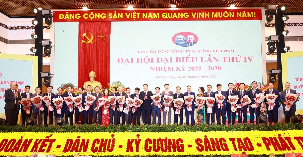 Ban chấp hành Đảng bộ VICEM nhiệm kỳ 2025 - 2030 gồm 27 đồng chí. Ảnh: VICEM.
