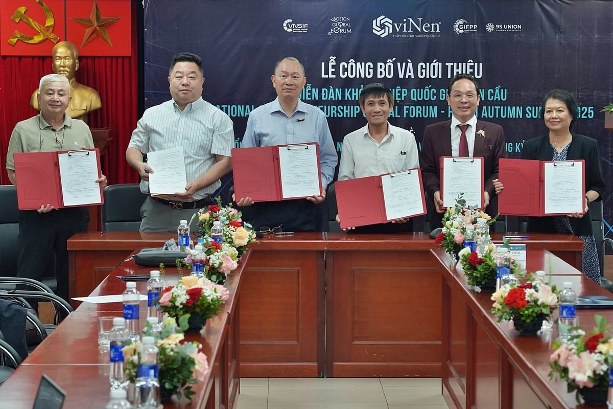 Các tổ chức ký biên bản hợp tác tại lễ công bố. Ảnh: Bảo Thắng. Các tổ chức ký biên bản hợp tác tại lễ công bố. Ảnh: Bảo Thắng.
