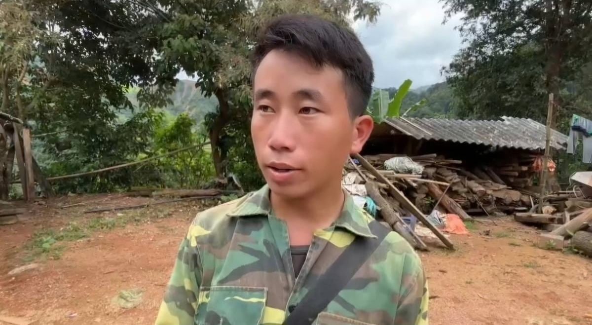 Anh Mùa A Thi - Trưởng bản Háng Pu Xi, xã Xã Dung, tỉnh Điện Biên. Ảnh: Trần Hương. 
