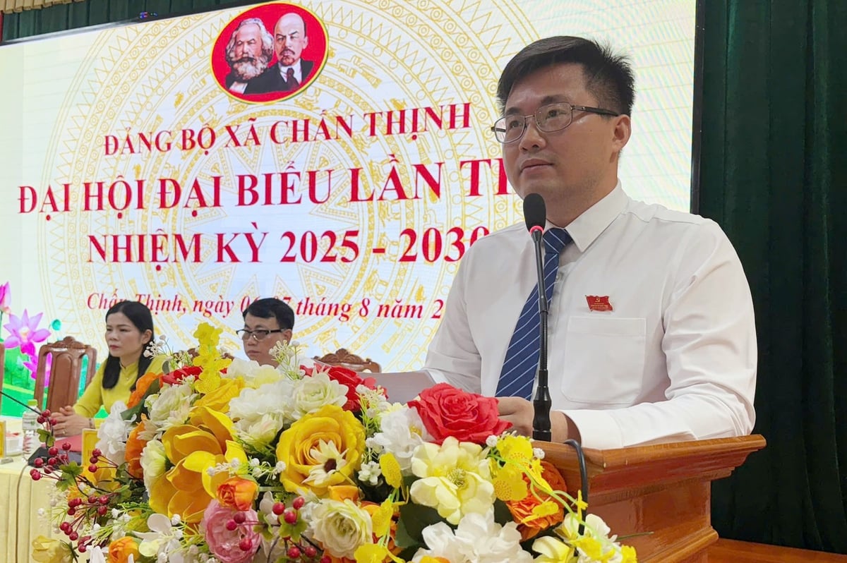 Đồng chí Phạm Thái Sơn - Bí thư Đảng ủy xã Chấn Thịnh phát biểu tại Đại hội. Ảnh: Huyền Thương. Đồng chí Phạm Thái Sơn - Bí thư Đảng ủy xã Chấn Thịnh phát biểu tại Đại hội. Ảnh: Huyền Thương.