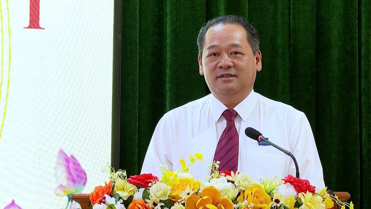 Đồng chí Lý Bình Minh, Tỉnh ủy viên, Phó Chủ tịch Hội đồng nhân dân tỉnh Lào Cai phát biểu chỉ đạo Đại hội. Ảnh: Nguyễn Minh. Đồng chí Lý Bình Minh, Tỉnh ủy viên, Phó Chủ tịch Hội đồng nhân dân tỉnh Lào Cai phát biểu chỉ đạo Đại hội. Ảnh: Nguyễn Minh.