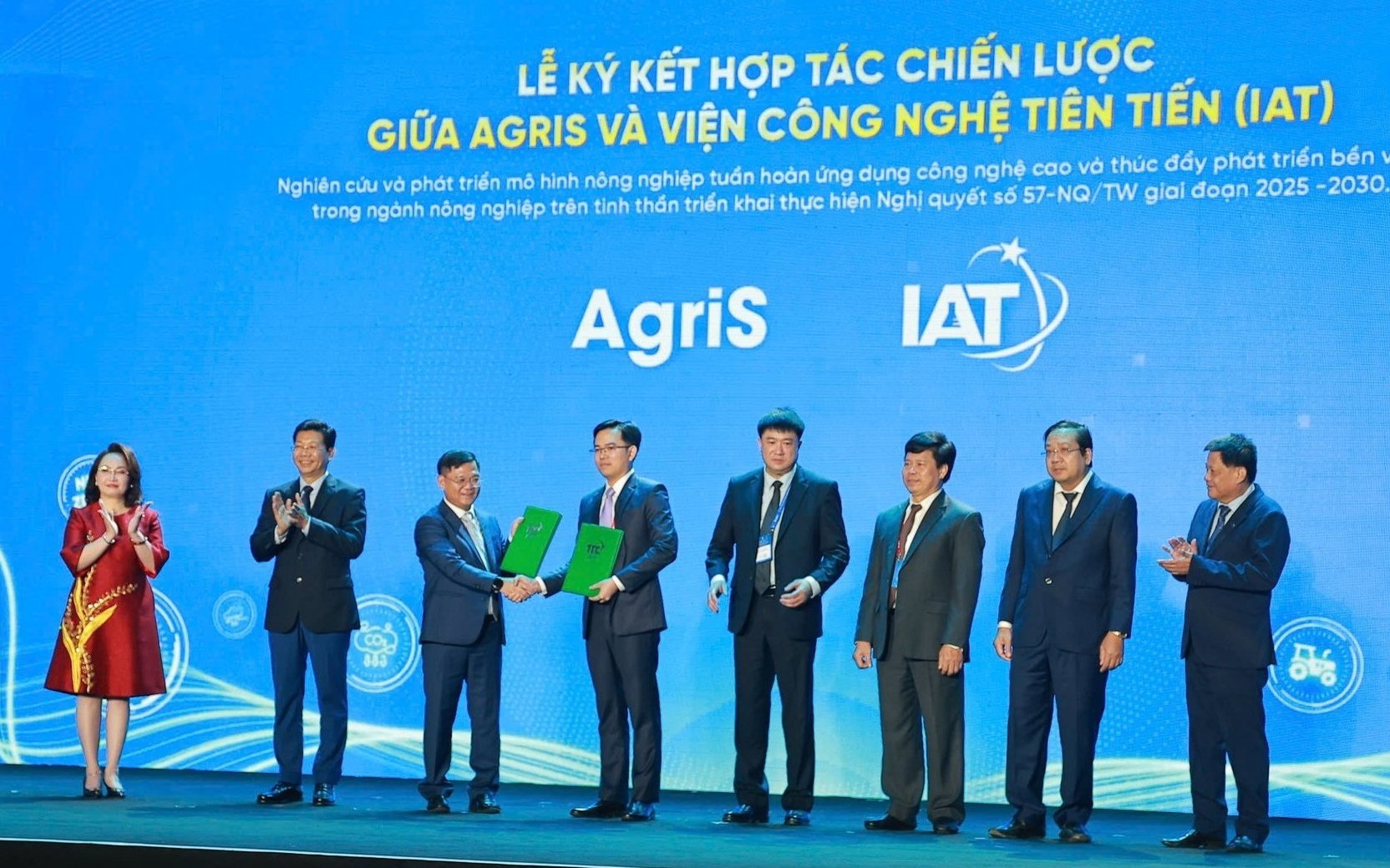 TTC AgriS ký kết hợp tác chiến lược với '5 nhà'. Ảnh: Trần Trung.