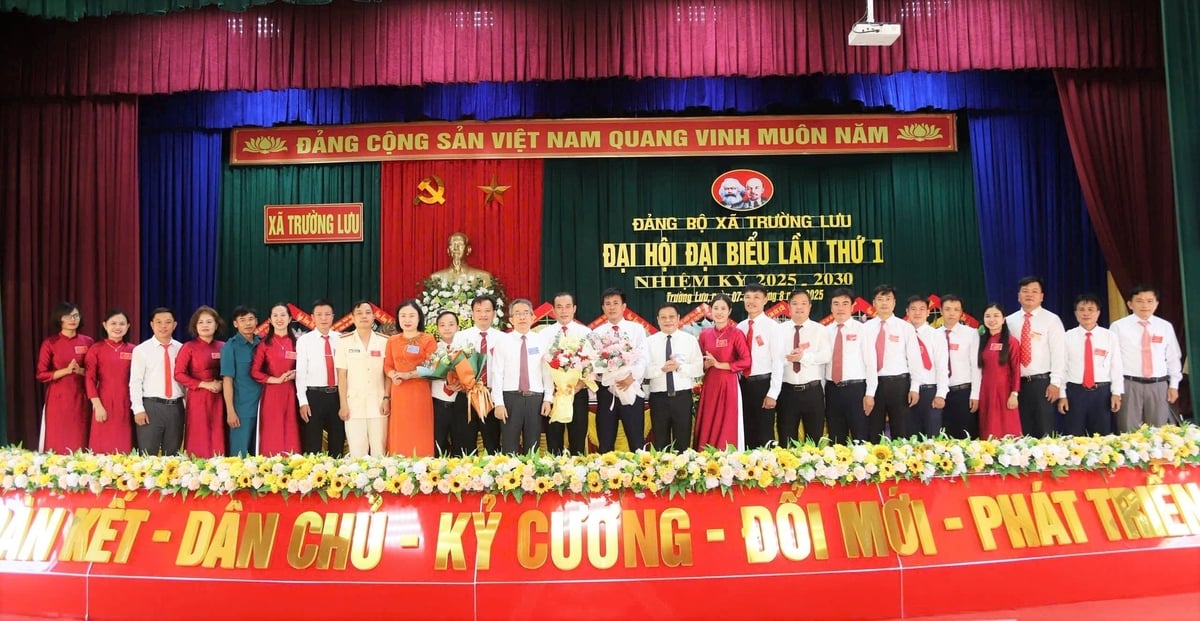 Ra mắt Ban Chấp hành Đảng bộ xã Trường Lưu nhiệm kỳ 2025 - 2030. Ảnh: Thanh Nga.