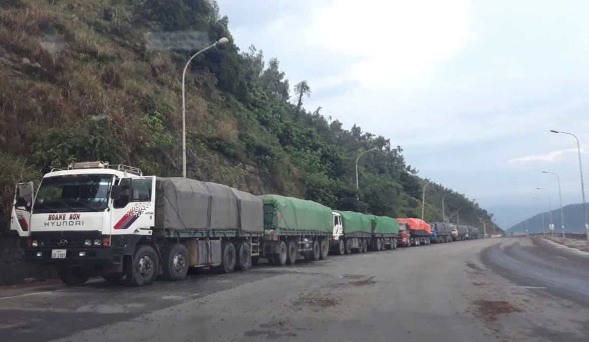 Nghệ An đang thể hiện quyết tâm mạnh mẽ chuyển dịch cơ cấu vận tải hàng hóa từ đường bộ sang đường biển. Ảnh: Đình Tiệp.
