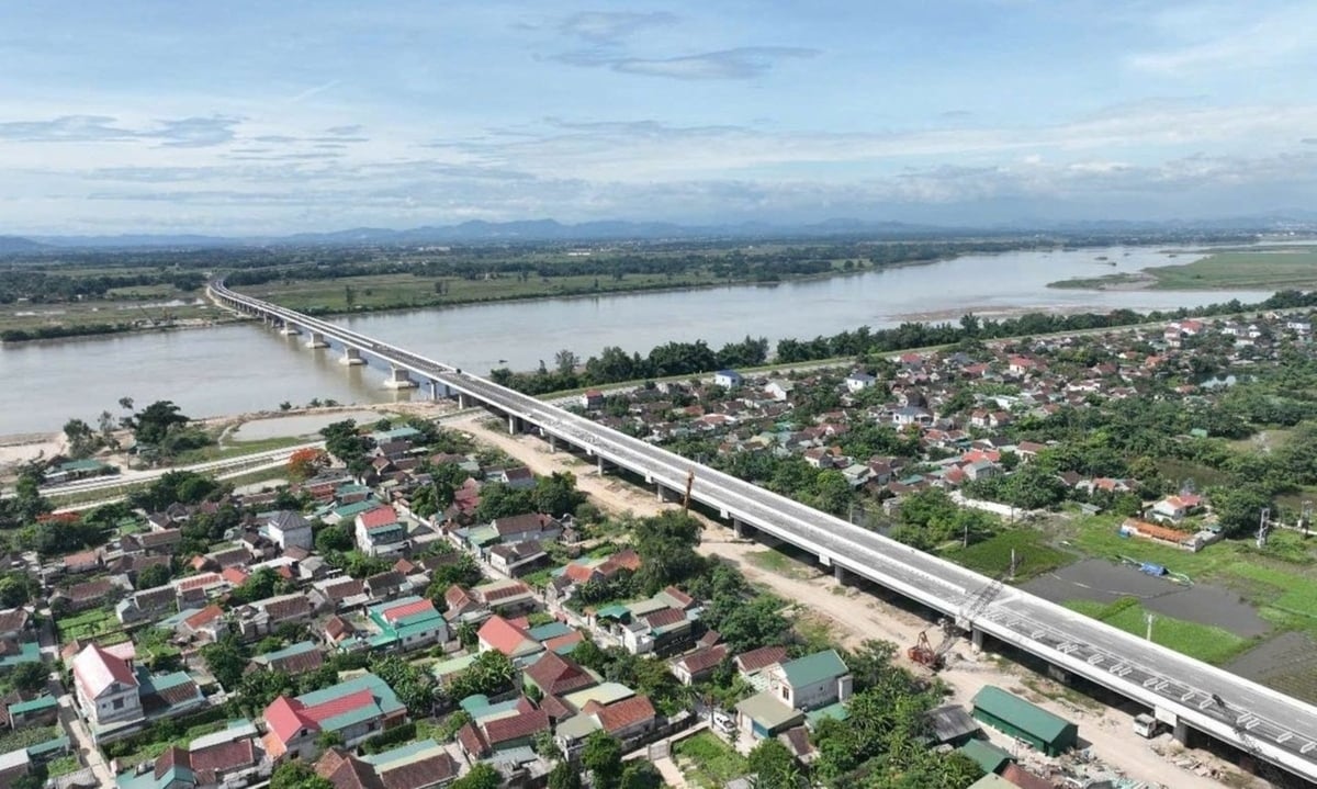 Một góc xã Lam Thành - nơi có tuyến đường sắt tốc độ cao đi qua. Ảnh: Đình Tiệp.