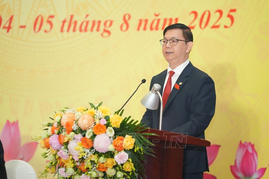 Bí thư Đảng ủy khóa III, Chủ tịch Hội đồng quản trị Tổng công ty Thép Việt Nam Lê Song Lai phát biểu khai mạc. Ảnh: TTXVN.