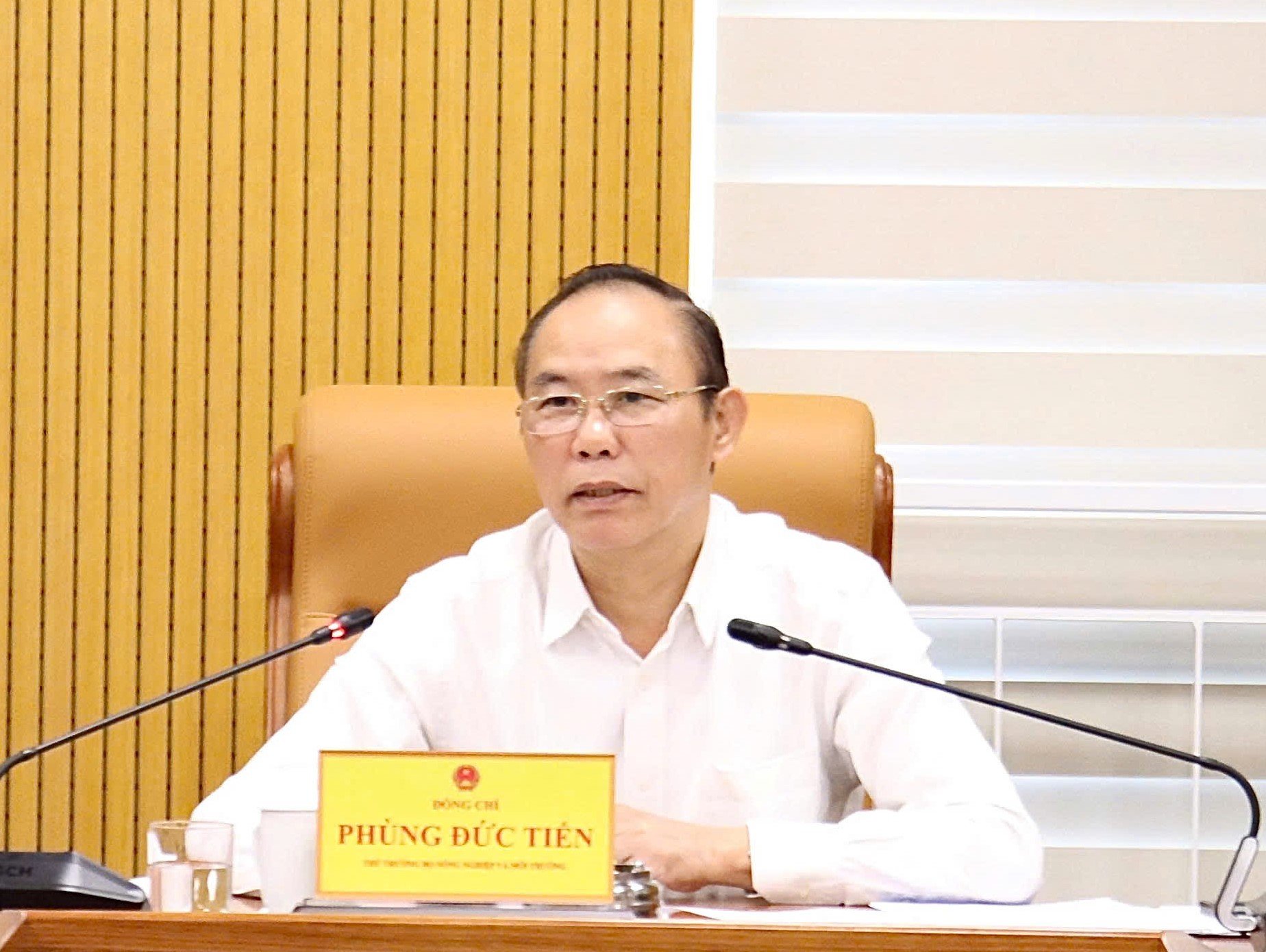 Thứ trưởng Phùng Đức Tiến nhấn mạnh, việc xây dựng danh mục công nghệ chiến lược ngành Nông nghiệp Môi trường phải thực chất, mang tính tư duy hệ thống, có chiều sâu khoa học. Ảnh: Nguyễn Thủy.