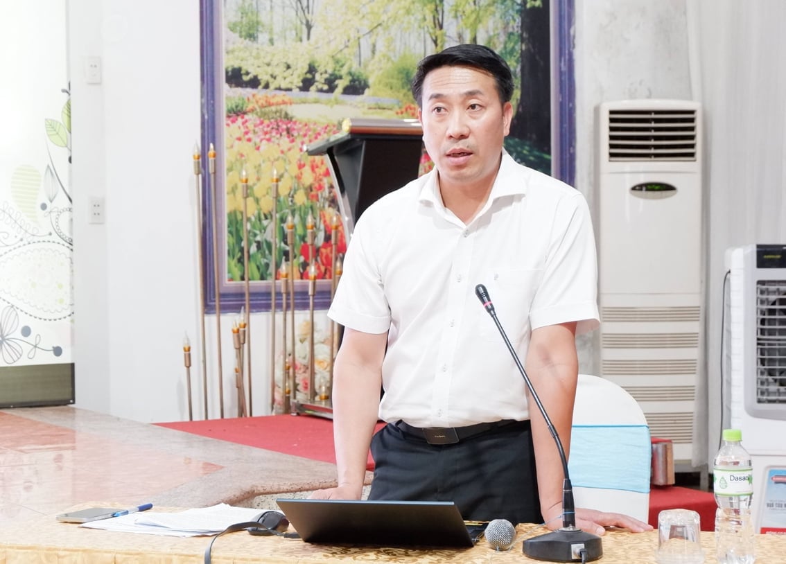 Ông Mai Văn Phục, Chi cục trưởng Chi cục Quản lý đất đai trình bày tại hội nghị. Ảnh: Tuấn Trần. Ông Mai Văn Phục, Chi cục trưởng Chi cục Quản lý đất đai trình bày tại hội nghị. Ảnh: Tuấn Trần.