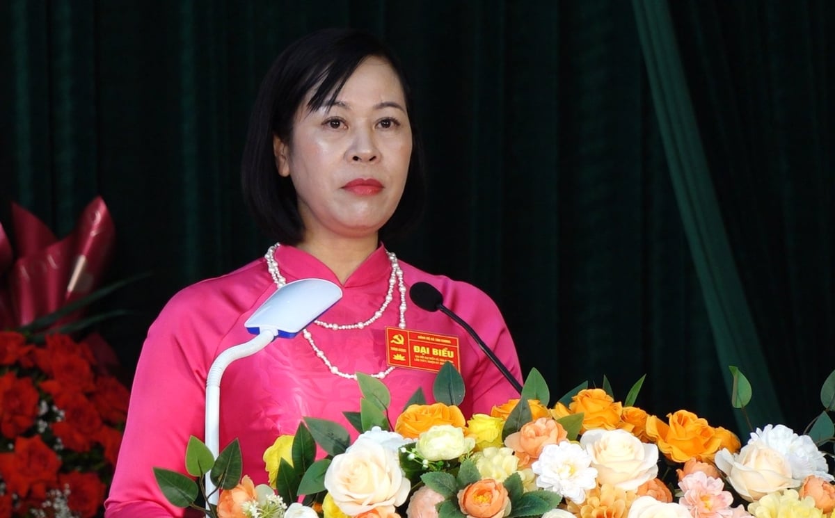 Đồng chí Dương Thị Thu Hằng - Bí thư Đảng ủy, Chủ tịch HĐND xã Tân Cương phát biểu tại đại hội. Ảnh: Quang Linh. Đồng chí Dương Thị Thu Hằng - Bí thư Đảng ủy, Chủ tịch HĐND xã Tân Cương phát biểu tại đại hội. Ảnh: Quang Linh.