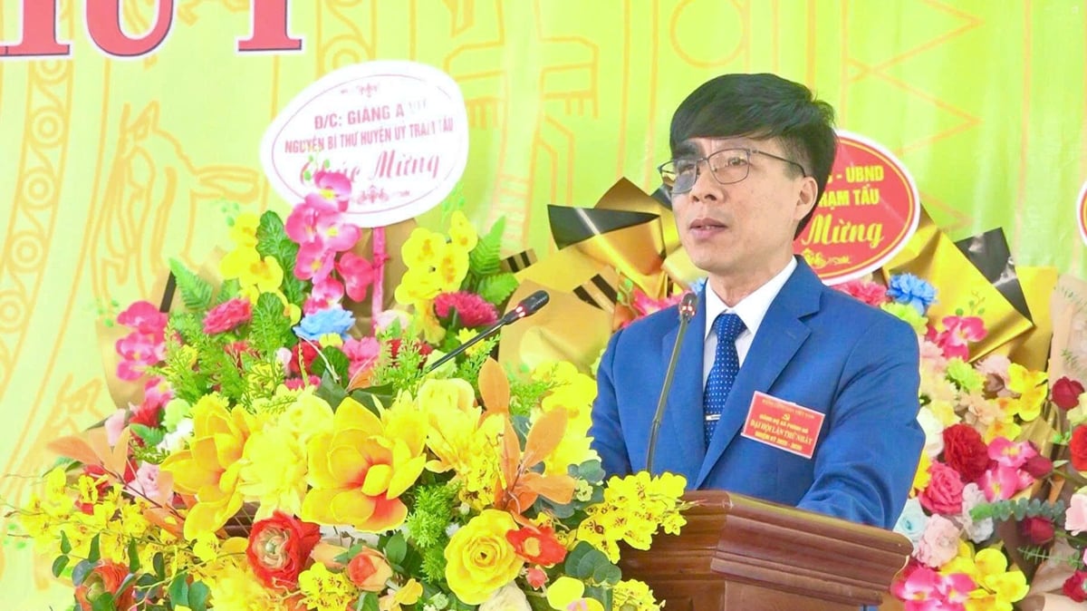 Đồng chí Nguyễn Thành Hưng, Bí thư Đảng ủy xã Phình Hồ phát biểu tại đại hội. Ảnh: Trung Quân. Đồng chí Nguyễn Thành Hưng, Bí thư Đảng ủy xã Phình Hồ phát biểu tại đại hội. Ảnh: Trung Quân.