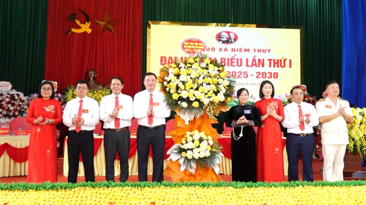 Với phương châm 'Đoàn kết - Dân chủ - Kỷ cương - Sáng tạo - Phát triển', Đại hội đại biểu Đảng bộ xã Điềm Thụy lần thứ I đã diễn ra thành công, tốt đẹp. Ảnh: Quang Linh. Với phương châm 'Đoàn kết - Dân chủ - Kỷ cương - Sáng tạo - Phát triển', Đại hội đại biểu Đảng bộ xã Điềm Thụy lần thứ I đã diễn ra thành công, tốt đẹp. Ảnh: Quang Linh.