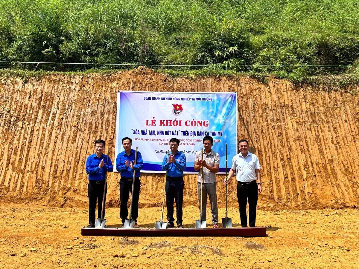 Lễ khởi công 'Xóa nhà tạm, nhà dột nát' tại xã Tân Mỹ, do Đoàn Thanh niên Bộ Nông nghiệp và Môi trường phát động. Ảnh: Kiều Chi. Lễ khởi công 'Xóa nhà tạm, nhà dột nát' tại xã Tân Mỹ, do Đoàn Thanh niên Bộ Nông nghiệp và Môi trường phát động. Ảnh: Kiều Chi.
