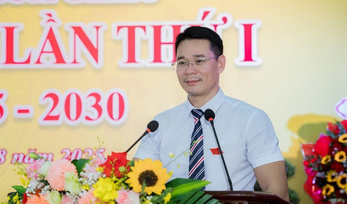 Ông Trần Ngọc Dương giữ chức Bí thư Đảng ủy phường Hóa Châu, nhiệm kỳ 2025-2030. Ảnh: Thiên Kim. Ông Trần Ngọc Dương giữ chức Bí thư Đảng ủy phường Hóa Châu, nhiệm kỳ 2025-2030. Ảnh: Thiên Kim.