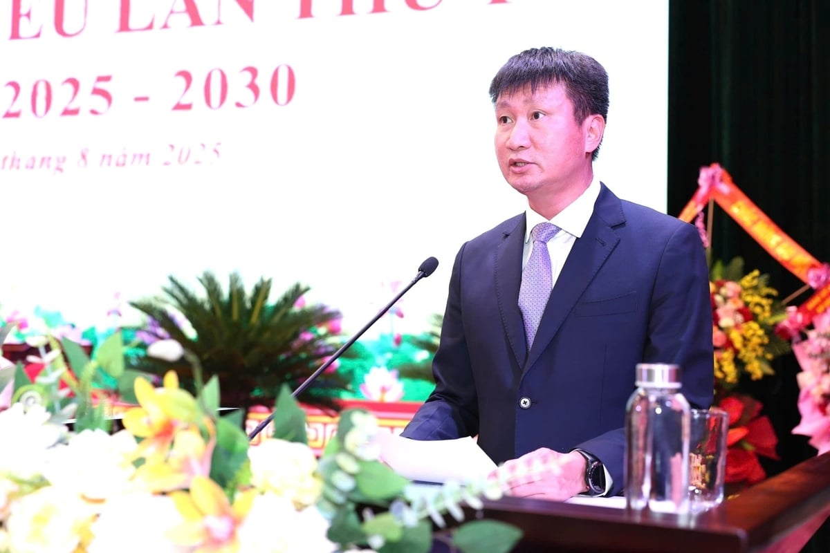 Đồng chí Trần Huy Tuấn, Phó Bí thư Tỉnh ủy, Chủ tịch UBND tỉnh Lào Cai phát biểu chỉ đạo Đại hội.  Ảnh: Bích Hợp.