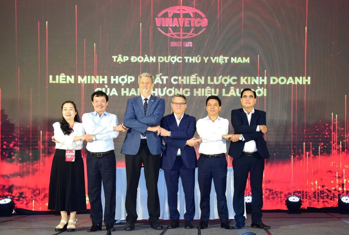 Công ty Cổ phần Thuốc thú y Trung ương 1 (Vinavetco) và Công ty Cổ phần Dược thú y Cai Lậy (Mekovet) hợp nhất thành Tập đoàn Dược Thú y Việt Nam. Ảnh: MH. Công ty Cổ phần Thuốc thú y Trung ương 1 (Vinavetco) và Công ty Cổ phần Dược thú y Cai Lậy (Mekovet) hợp nhất thành Tập đoàn Dược Thú y Việt Nam. Ảnh: MH.