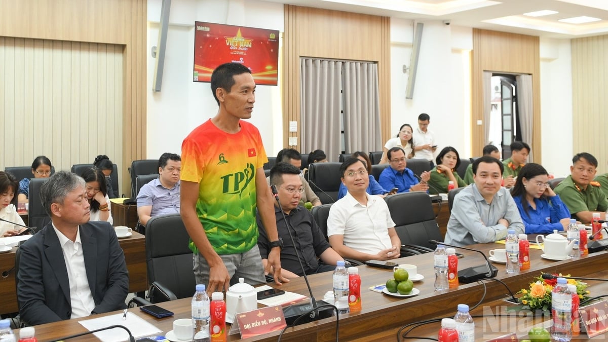 Ông Đỗ Ngọc Dương, Chủ tịch câu lạc bộ Công viên Thống Nhất, chia sẻ tại buổi họp báo. Ảnh: Thế Đại.