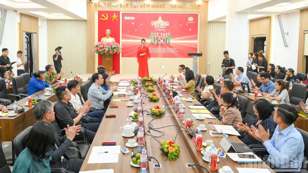 Toàn cảnh buổi họp báo công bố chương trình. Ảnh: Thế Đại.