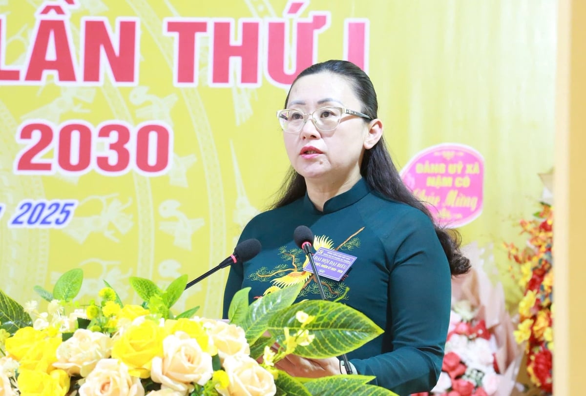 Đồng chí Giàng Thị Dung - Phó Bí thư Tỉnh ủy, Chủ tịch Ủy ban Mặt trận Tổ quốc Việt Nam tỉnh Lào Cai phát biểu chỉ đạo Đại hội. Ảnh: Thanh Ngà.