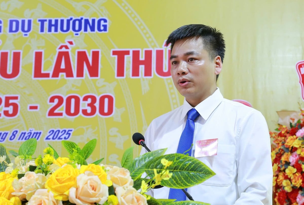 Đồng chí Lương Trung Dũng - Bí thư Đảng ủy xã Phong Dụ Thượng phát biểu khai mạc Đại hội. Ảnh: Thanh Ngà.
