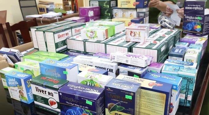 Các loại thực phẩm chức năng, đều là hàng giả. Ảnh: Công an tỉnh Phú Thọ. 
