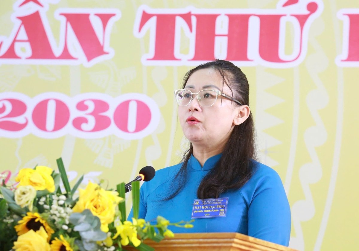 Đồng chí Giàng Thị Dung - Phó Bí thư Tỉnh ủy, Chủ tịch Ủy ban Mặt trận Tổ quốc Việt Nam tỉnh Lào Cai phát biểu chỉ đạo Đại hội. Ảnh: Thanh Ngà.