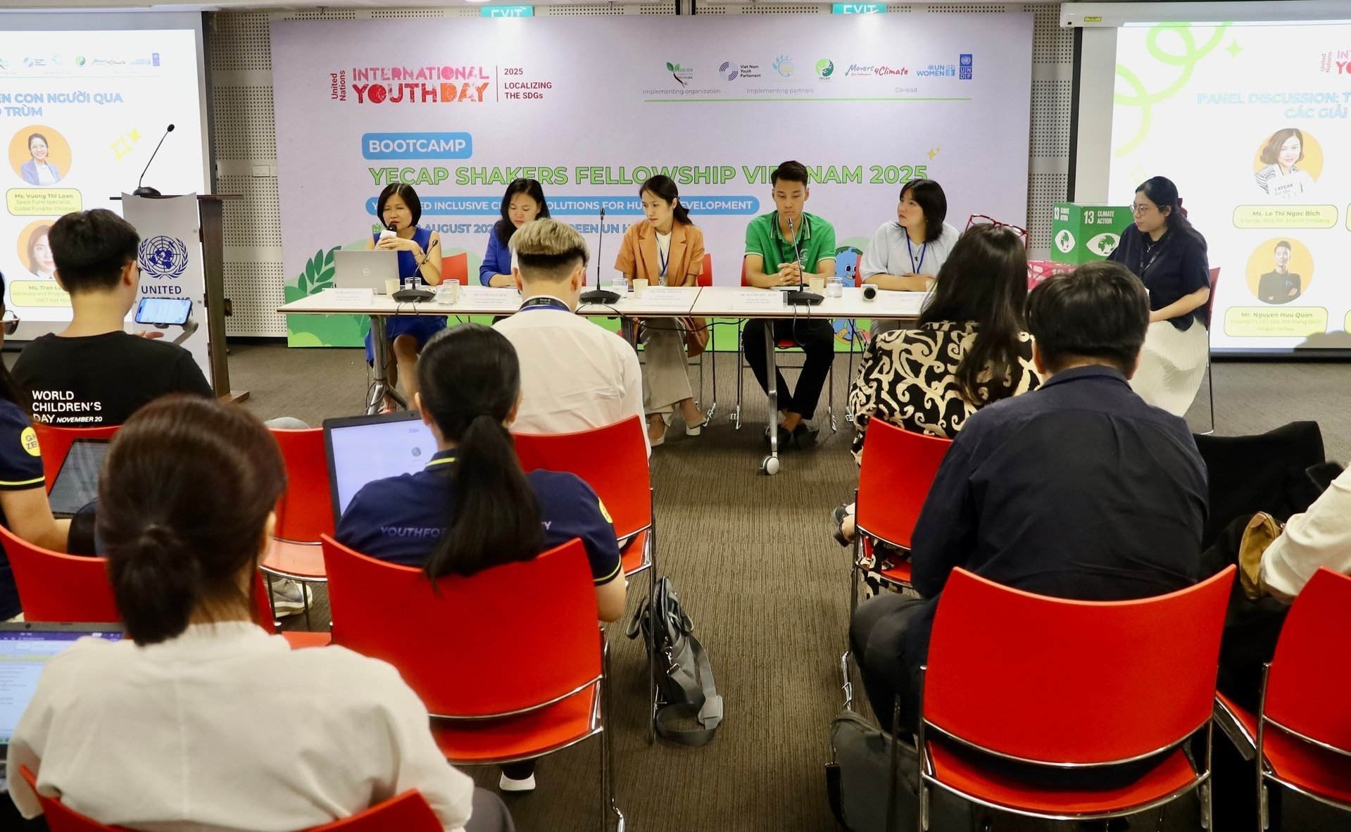 The panel discussion aims to strengthen youth understanding of climate governance and gender-responsive climate action for human development. Photo: Phuong Linh.