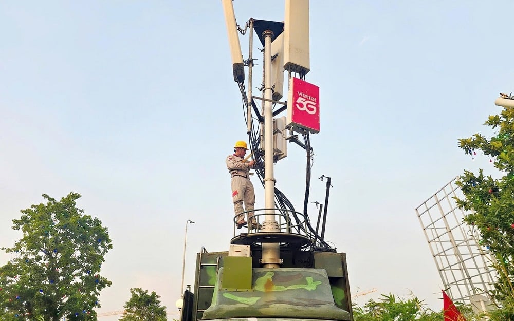 Viettel triển khai xe phát sóng 5G tại tại khu vực Sân vận động Mỹ Đình. Ảnh: Hoàng Điệp. Viettel triển khai xe phát sóng 5G tại tại khu vực Sân vận động Mỹ Đình. Ảnh: Hoàng Điệp.