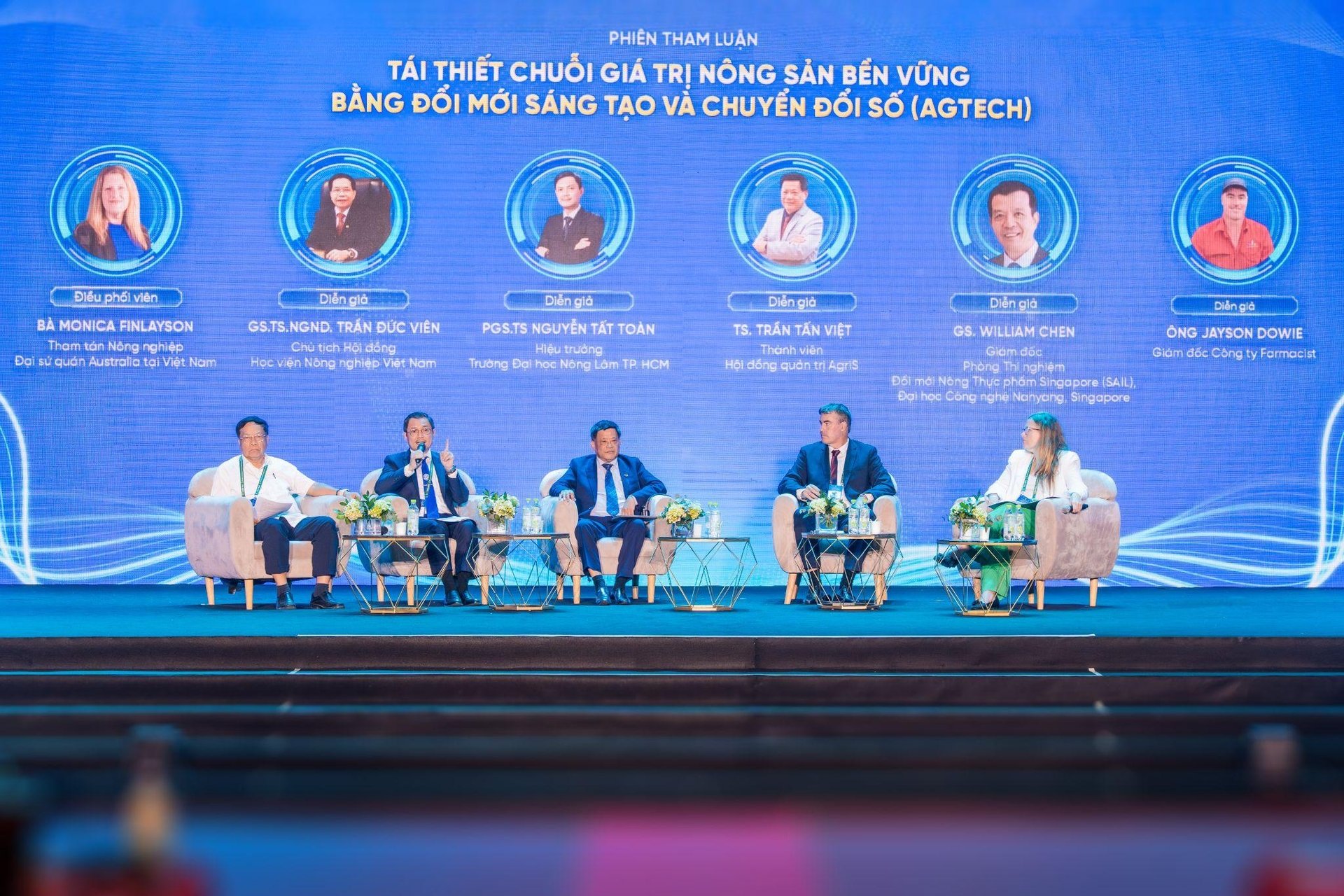 Các phiên thảo luận chuyên đề tại AgriS Agro Day 2025 có sự góp mặt của nhiều chuyên gia trong nước và quốc tế. Các phiên thảo luận chuyên đề tại AgriS Agro Day 2025 có sự góp mặt của nhiều chuyên gia trong nước và quốc tế.