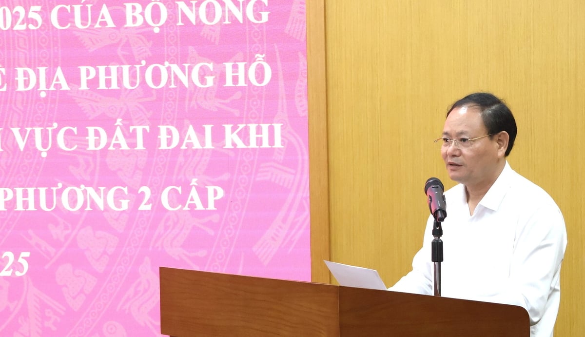 Thứ trưởng Lê Minh Ngân tin tưởng đợt công tác hỗ trợ này sẽ đạt được những kết quả cụ thể, thiết thực, góp phần đưa các chủ trương, nghị quyết của Đảng và Nhà nước vào cuộc sống, bảo đảm mô hình chính quyền địa phương hai cấp vận hành thông suốt, hiệu quả, đặc biệt trong lĩnh vực quản lý đất đai. Ảnh: Trường Giang. Thứ trưởng Lê Minh Ngân tin tưởng đợt công tác hỗ trợ này sẽ đạt được những kết quả cụ thể, thiết thực, góp phần đưa các chủ trương, nghị quyết của Đảng và Nhà nước vào cuộc sống, bảo đảm mô hình chính quyền địa phương hai cấp vận hành thông suốt, hiệu quả, đặc biệt trong lĩnh vực quản lý đất đai. Ảnh: Trường Giang.